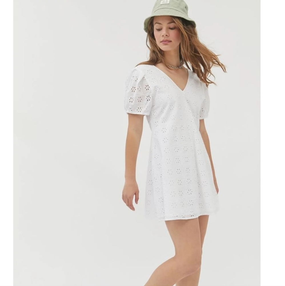 Urban Outfitters White Cotton Mini Eyelet Floral Puff Sleeve Short Dress